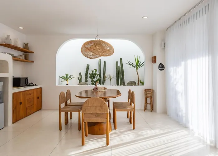 Casa Cherish 3br River Side Villa Canggu (Bali)